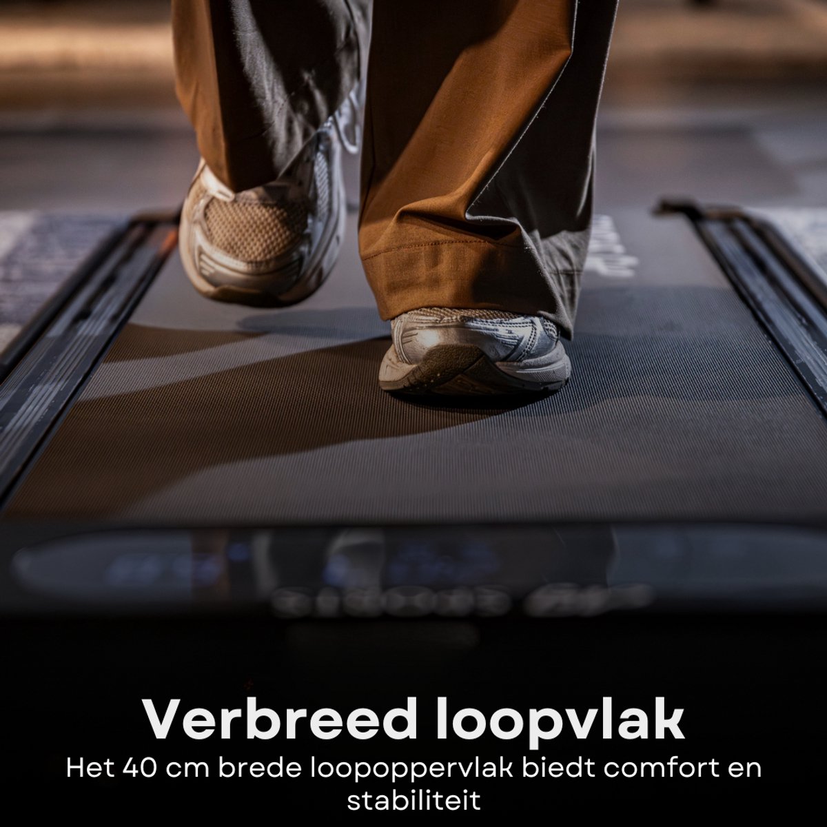 Afbeelding 2 van AJ-Sports Walking pad met helling - Loopband - 0-8 km/u - 7% Helling functie - Krachtige 1.0 PK Motor - Hardloopband - Wandelband - Treadmill -8 Programma's - 99% Voorgemonteerd - De perfecte Loopband voor onder het Bureau