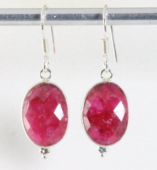 Boucles d'oreilles en argent fin avec rubis