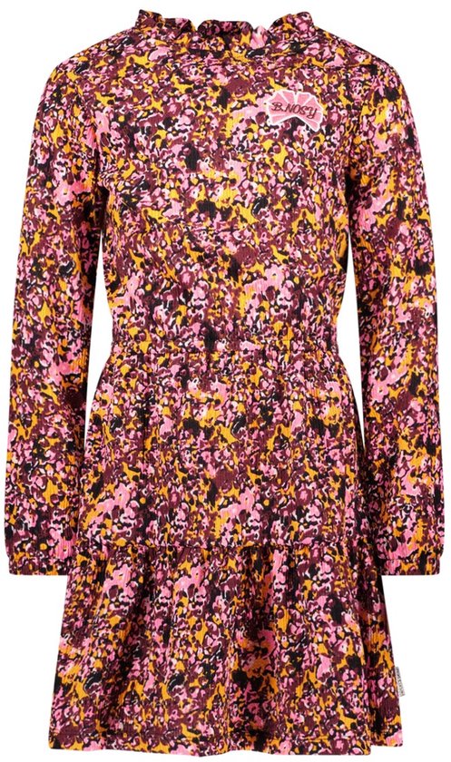 Roze jurk met lange mouwen, een opvallende bloemenprint, rucheskraag en een geplooide tailleband.