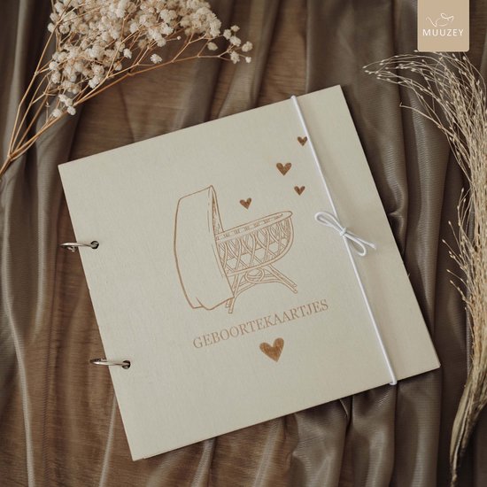 Muuzey Geboortekaarten bewaarbundel - Hout - Geboortekaartjes bewaarbundel - Kaarten bewaarbundel wiegje - 20 cm x 20 cm - Brievenbuspakket van Muuzey — afbeelding 3