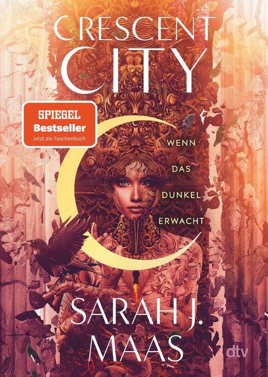 Boekomslag met "Crescent City" en "Als het donker ontwaakt" in sierlijke letters. Een vrouw met een gouden maanomlijsting rond haar gezicht.