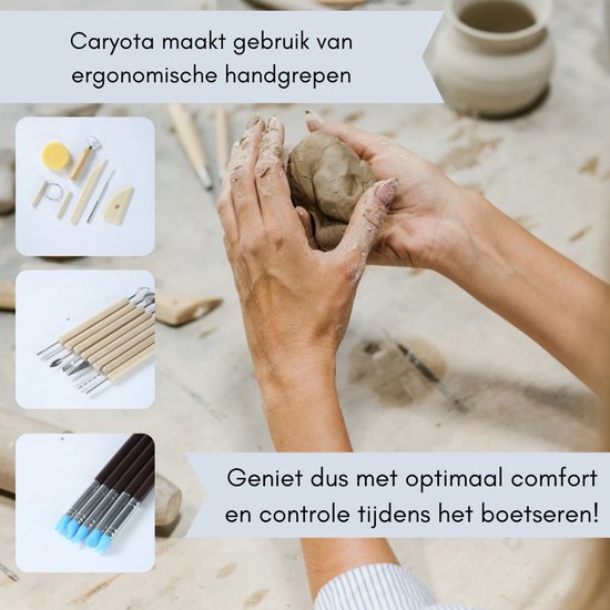 Handen boetseren met klei, met diverse houten en metalen gereedschappen.