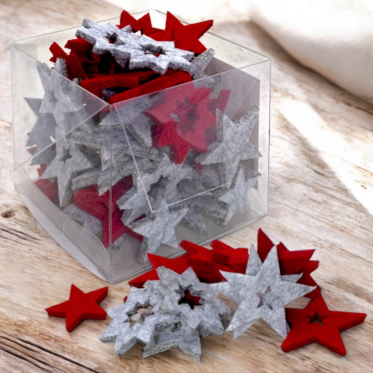 Set van 72 Vilt Ster Sprinkles - Rood en Grijs - Diameter 3 cm - Diverse Stervormen