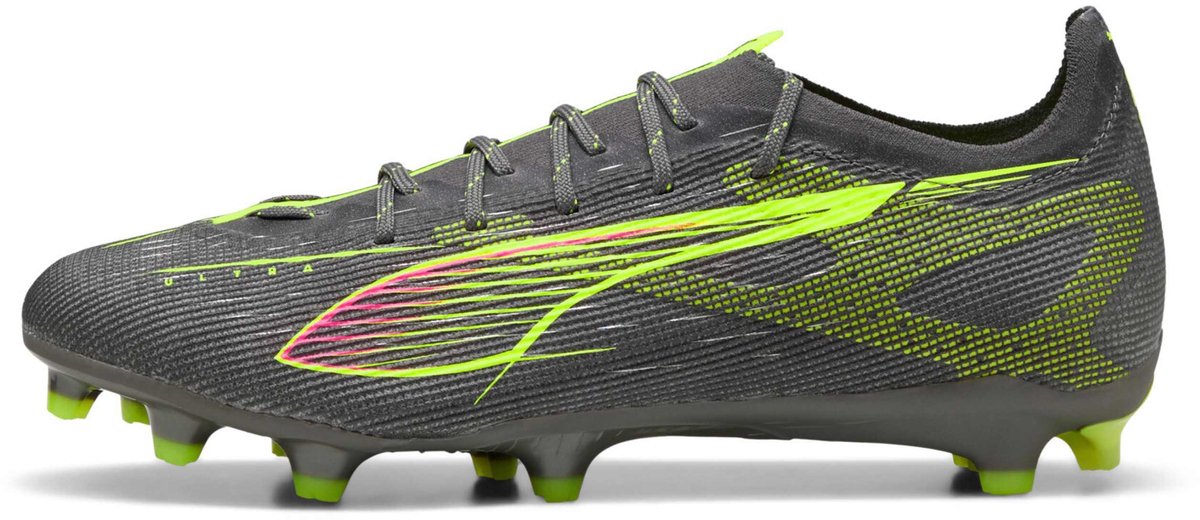 Voetbalschoenen Puma Ultra 5 Pro FG/AG in grijs met gele en roze details, ontworpen voor snelheid op stevige velden.