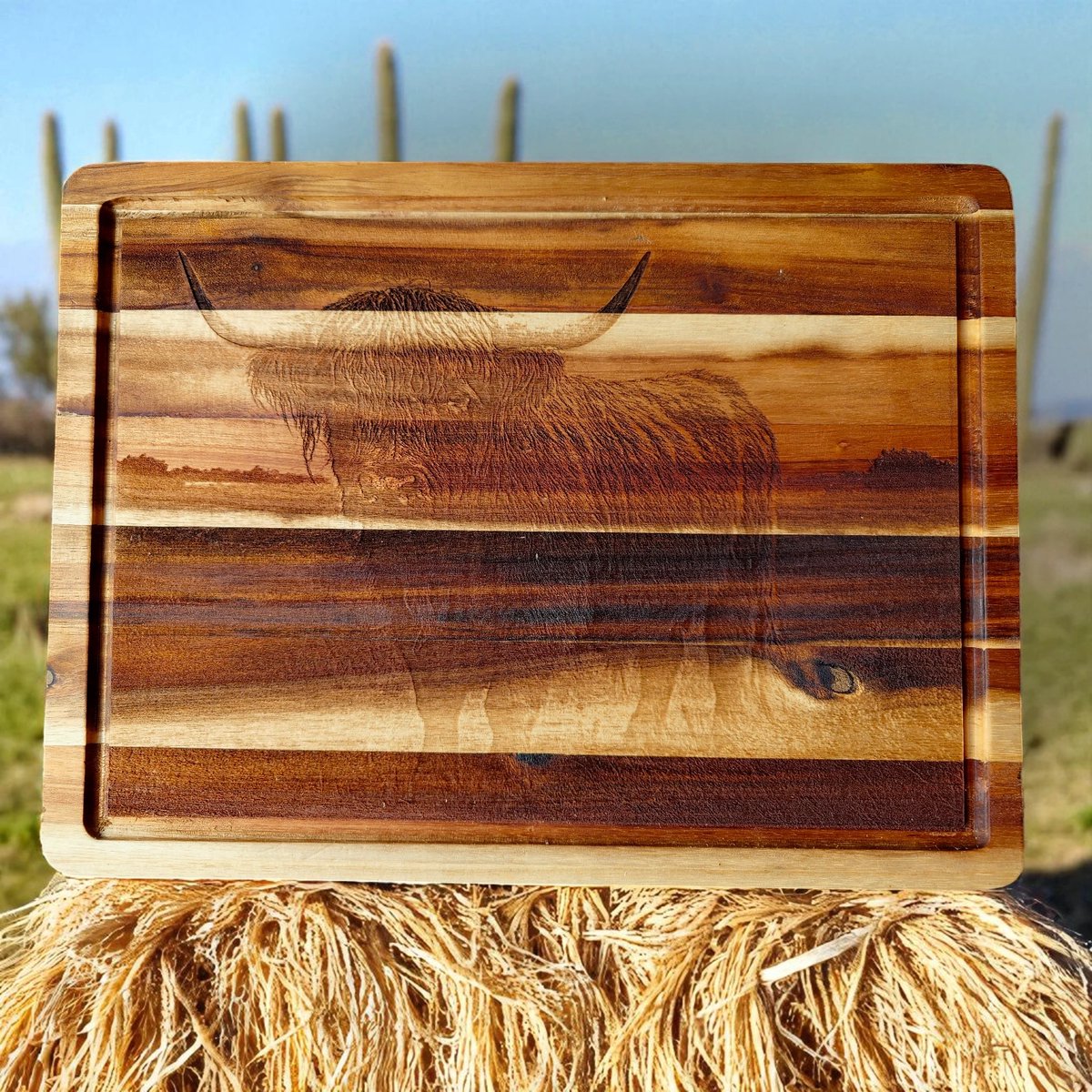 Baardmans Creaties - Luxe plantaardig geoliede acacia houten plank groot met saprand “Schotse hooglander”