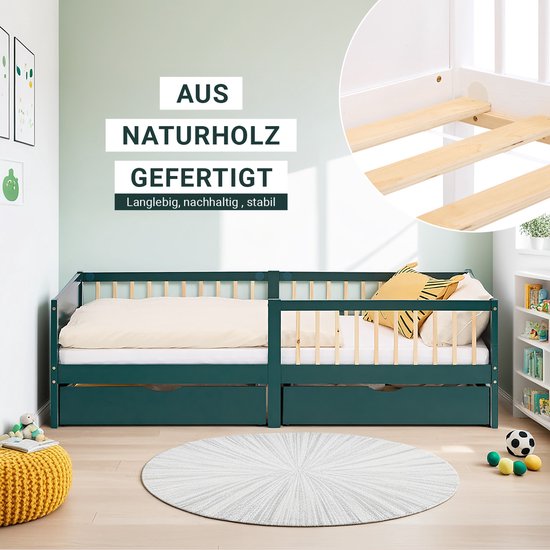Groen kinderbed van 200 cm lang met matras en lades, gemaakt van natuurlijk hout.