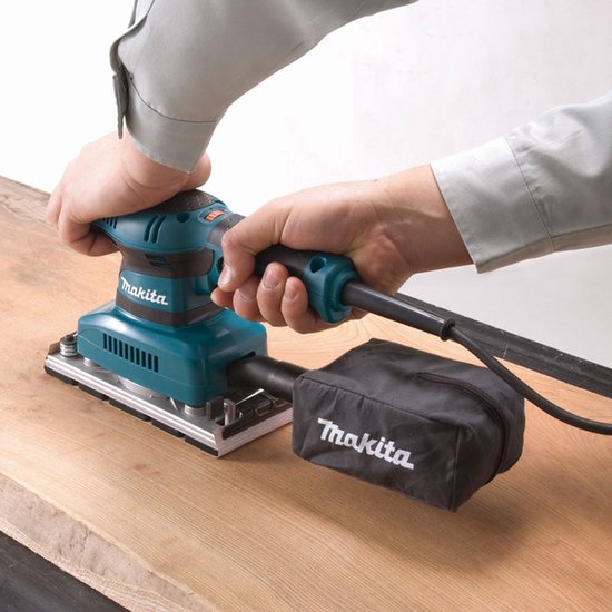 Ponceuse vibrante Makita BO3711J + mallette 190 W 93 x 185 mm