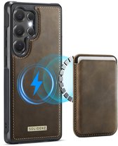 Solidenz Luxe Wallet geschikt voor Samsung Galaxy S25 Ultra hoesje - Magnetische Pasjeshouder - Geschikt voor MagSafe - Schokbestendig - Bruin