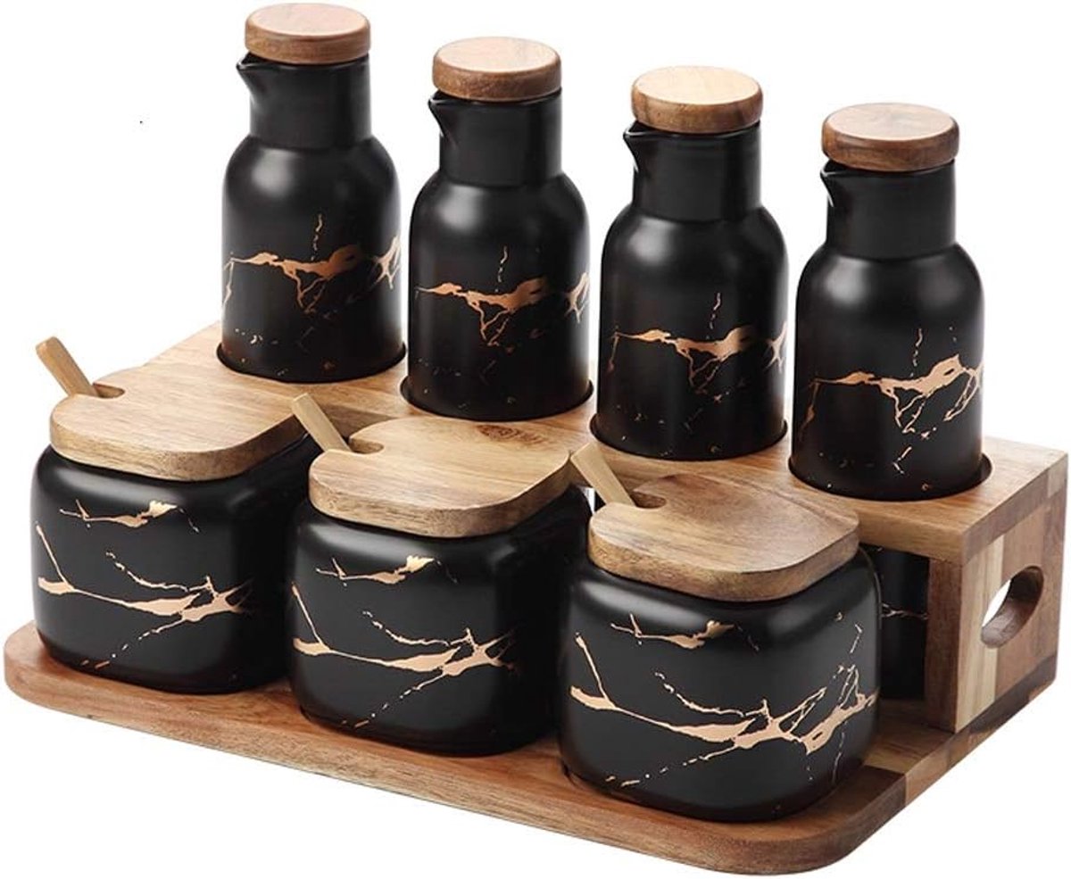 Keramische Kruidenpotjes & Olieflessen Set – 7 Delig – Met Houten Deksel & Lepels – Inclusief Bamboe Tray – Luxe Zwart Goud Marmer Look – Voor Olie, Azijn, Kruiden & Sauzen