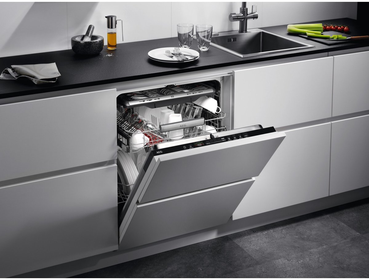 A, 14 Plaats instellingen, GlassCare, MaxiFlex, AirDry, SatelliteClean, QuickSelect, 1550-2200 W