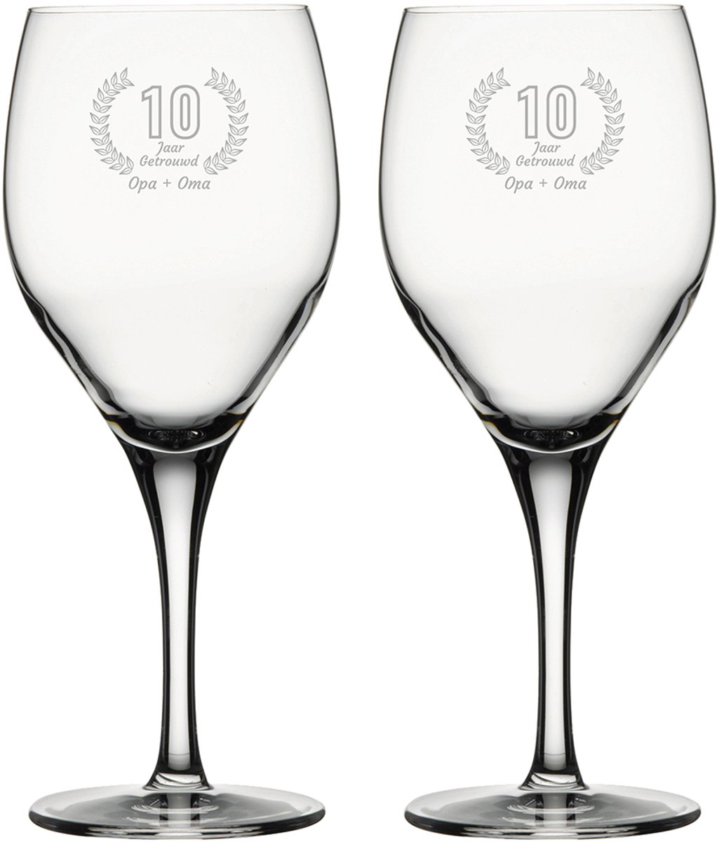 Gegraveerde witte wijnglas 34cl Opa + Oma 10 jaar getrouwd