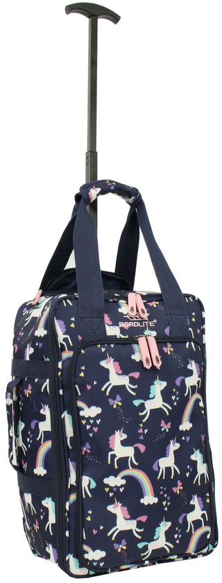 Donkerblauwe Bordlite kindertrolley met een all-over print van witte en roze eenhoorns, regenboogjes, wolken en sterren. Zwarte handgreep en wieltjes.