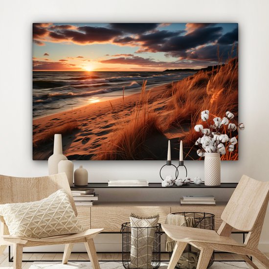 Toile de coucher de soleil sur la mer, la plage et les oyats, dans un salon.