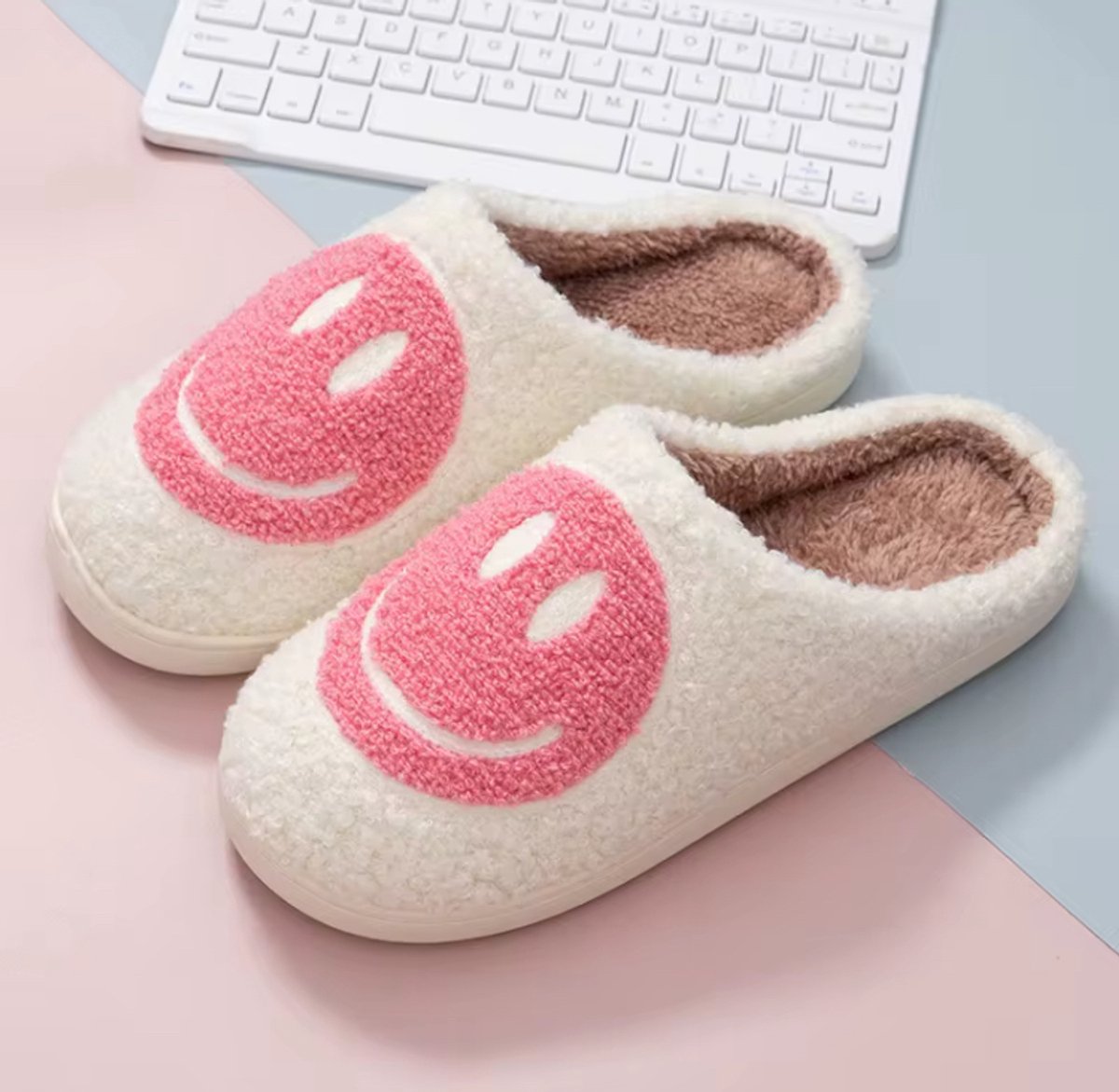 Smiley Pantoffels van Baby-Slofje - Smiley Sloffen - Pantoffels - Sloffen - instappers - Kinderen - Wit/Roze - Maat 36/37
