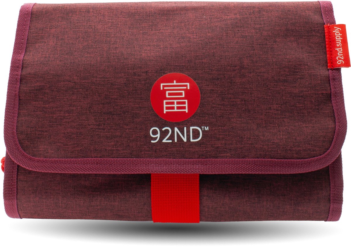 92ND.SUPPLY – Toilettas Ophangbaar – Washroll met los ondervak – 4.5 L – Rood