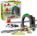 LEGO Duplo treintunnel en rails uitbreidingsset 10425, met tunnel en de verpakking.