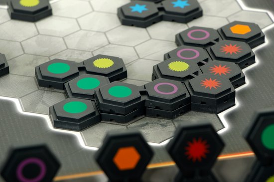 999 Games - Genius 3D - Tactisch abstract legspel -