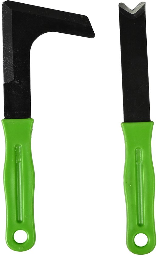 Twee onkruidstekers, één gebogen en één recht, met groen handvat, op witte achtergrond.