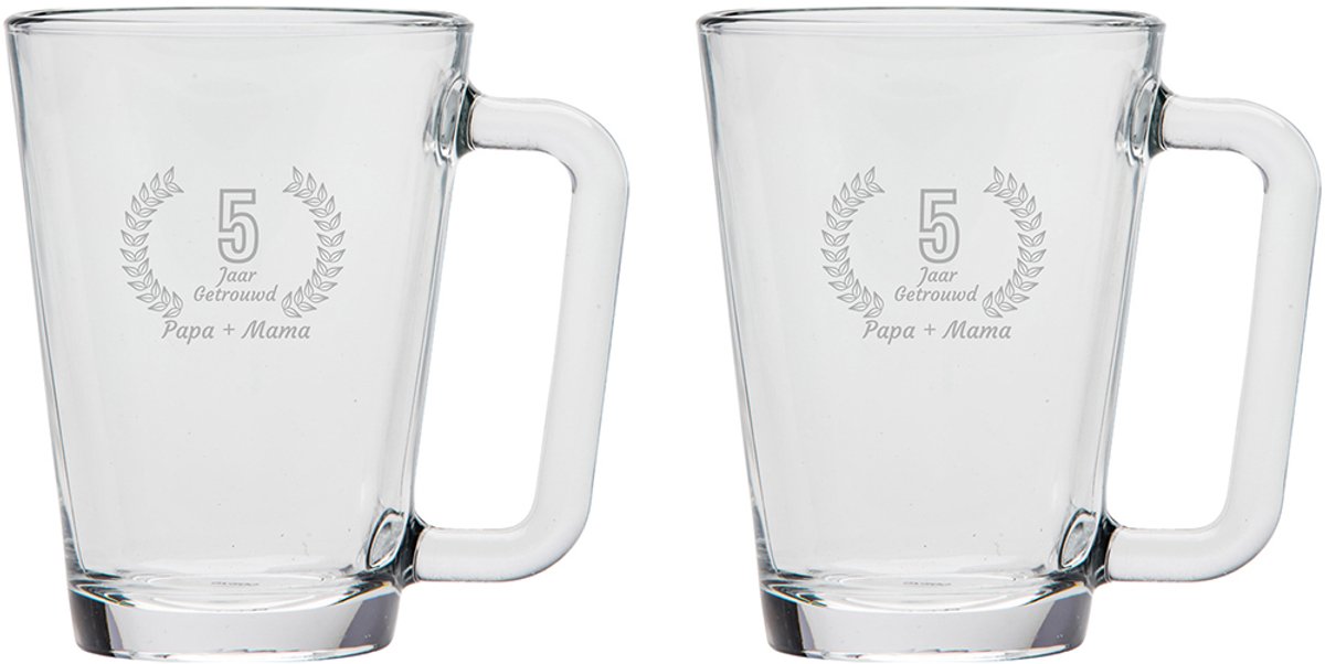 Gegraveerde set Theeglazen 26cl Papa + Mama 5 jaar getrouwd