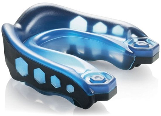 Blauw-zwarte mondbeschermer met glanzende transparante bovenkant en hexagonale openingen.