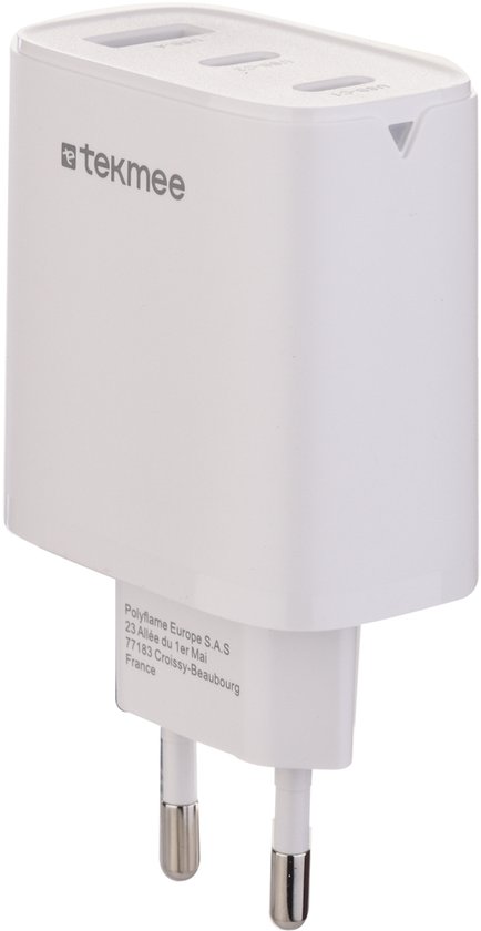 Witte Tekmee GaN 45W oplader met 2x USB-C en 1x USB-A poorten.