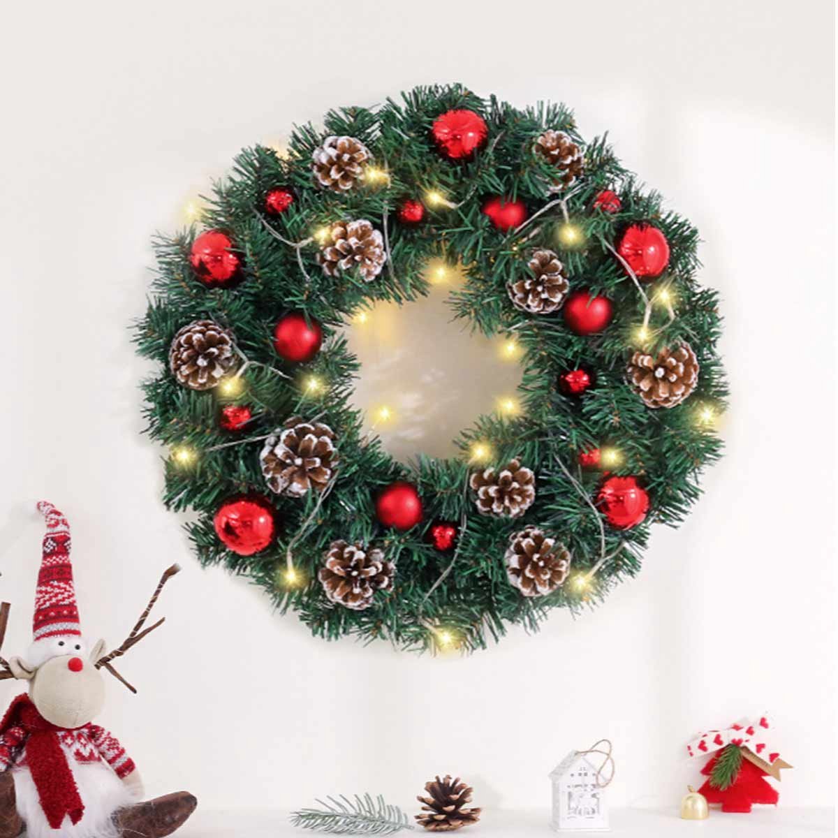 50cm PVC Kerstkransen met LED verlichting-Groen-30 leds Met Batterijbox-Met Rode metalen bal en dennenappels-deurkransen kerstversiering-Kerstdecoratie-Kerstmis