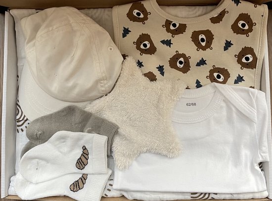 Babygeschenkdoos -One of a Kind Babyshower Cadeau - uniek, lief & met zorg samengesteld van Dear Lovely Gifts — afbeelding 3