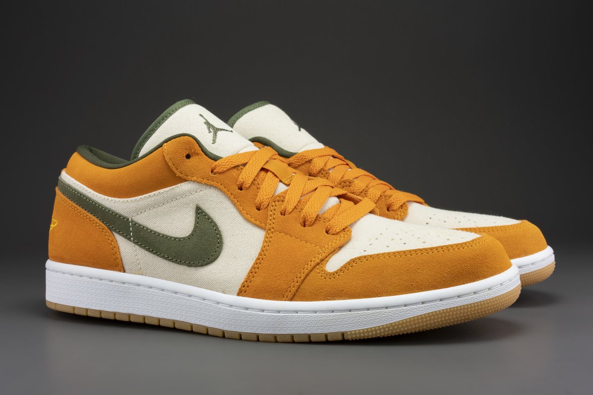Nike Air Jordan 1 Low ”Medium Curry ” Sneakers Unisex 102 Oranje