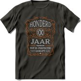 100 Jaar Legendarisch Gerijpt T-Shirt | Oranje - Grijs | Grappig Verjaardag en Feest Cadeau Shirt | Dames - Heren - Unisex | Tshirt Kleding Kado | - Donker Grijs - L