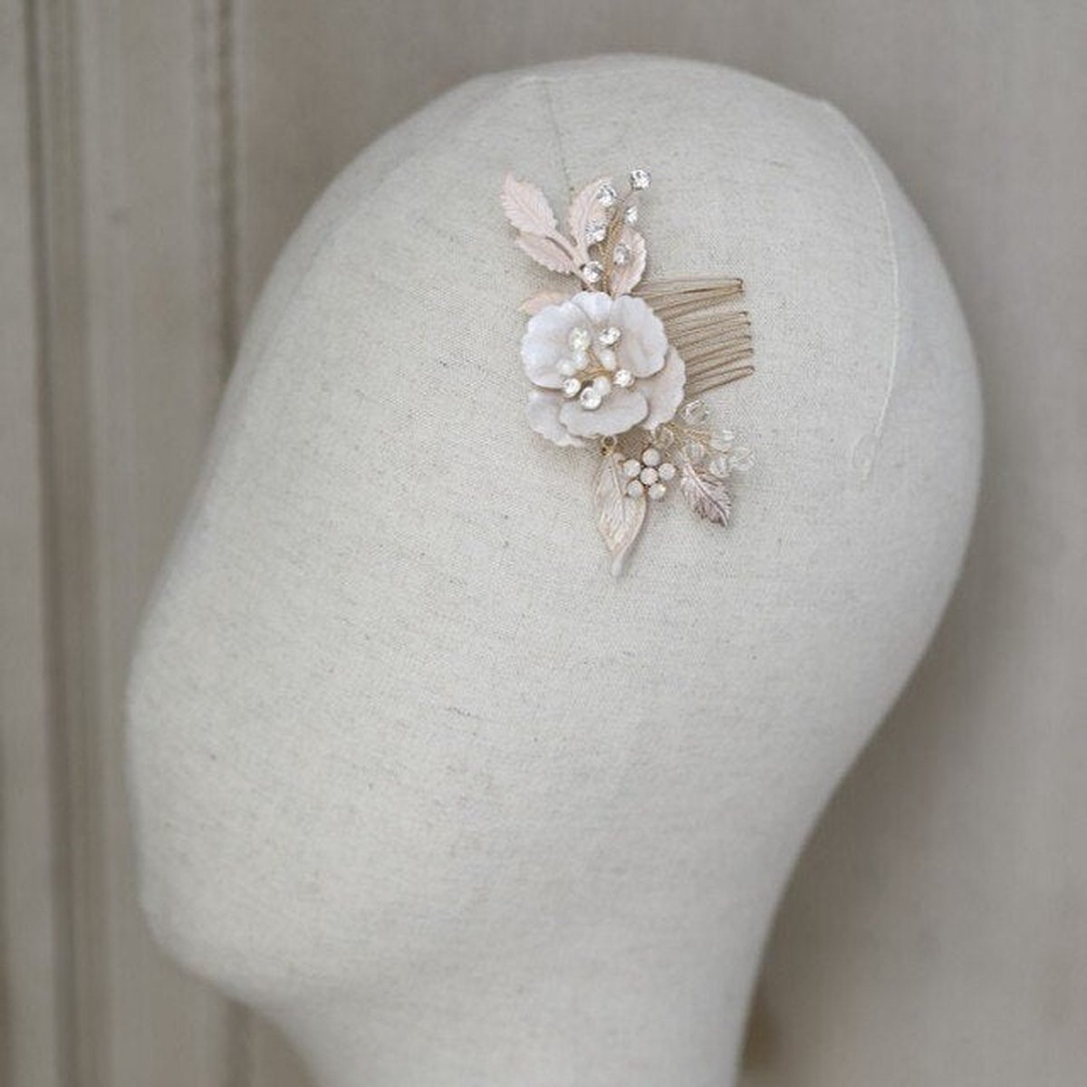 OLIVIA petite goudkleurige bruidsspeld - haaraccessoire bruiloft