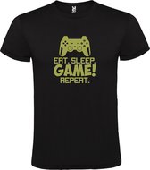 Zwart t-shirt met tekst 'EAT SLEEP GAME REPEAT' print Goud size XS