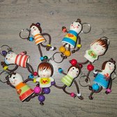 Sleutelhangers poppetjes  keramiek - Handgemaakte sleutelhangers - Vrolijke gekleurde poppetjes - 5 stuks