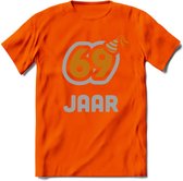 69 Jaar Feest T-Shirt | Goud - Zilver | Grappig Verjaardag Cadeau Shirt | Dames - Heren - Unisex | Tshirt Kleding Kado | - Oranje - 3XL