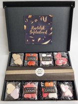 LOVE Box met Mystery Card 'Hartelijk Gefeliciteerd' met persoonlijke (video)boodschap | 8 soorten heerlijke hart snoepjes en een liefdevol kado | Valentijnsdag | Moederdag | Vaderd