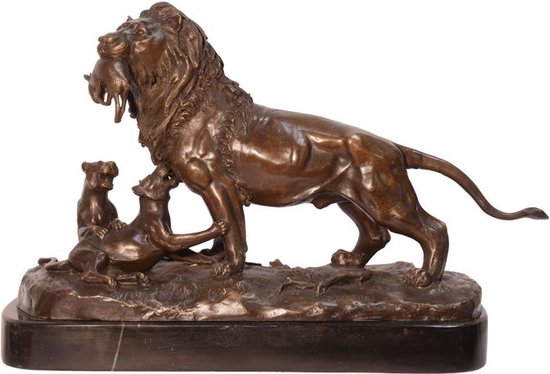 Bronzen sculptuur - Leeuw met welpen - De eerste vangst - 28 cm hoog