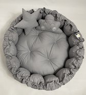 Bébélunes Pure Grey -  Babynest XL - Speelkleed -  Speelmat - Grijs  - 140cm - Inclusief speelkussens