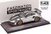 Porsche 911 (991 II) GT2 RS "Weissach Package" 2018 GT Zilver Metallic / Gouden Velgen 1-43 Minichamps Limited 222 Pieces