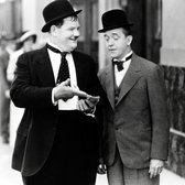 Dibond - Filmsterren / Retro - Laurel & Hardy in wit / grijs / zwart - 100 x 100 cm.
