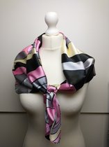Vierkante dames sjaal Sofia fantasiemotief roze zwart grijs beige