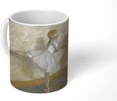Mok - Dancers Practicing at the Barre - Schilderij van Edgar Degas - 350 ML - Beker