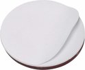 Witte ronde reflector met bruine rand en deels verwijderde witte beschermfolie.