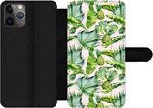 Bookcase Geschikt voor iPhone 11 Pro Max telefoonhoesje - Bladeren - Ananas - Patronen - Met vakjes - Wallet case met magneetsluiting