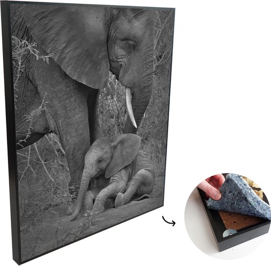 Afbeelding van Akoestische Panelen - Geluidsisolatie - Akoestisch Wandpaneel - Wanddecoratie - Schilderij - 90x120 cm - Moeder olifant zorgt voor haar kind - zwart wit - Geluidsdemper - Isolatie platen