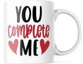 Valentijn Mok met tekst: You complete me | Valentijn cadeau | Valentijn decoratie | Grappige Cadeaus | Koffiemok | Koffiebeker | Theemok | Theebeker