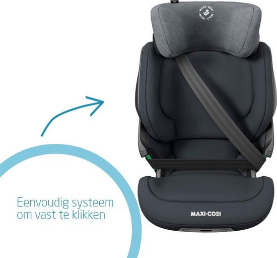 Donkergrijs Maxi-Cosi autostoeltje met gordel en pijlen die de eenvoudige installatie aangeven.
