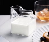 Glazen melkkan in de vorm van een melkpak - 0,35l