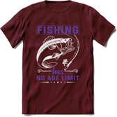 Fishing Has No Age Limit - Vissen T-Shirt | Paars | Grappig Verjaardag Vis Hobby Cadeau Shirt | Dames - Heren - Unisex | Tshirt Hengelsport Kleding Kado - Burgundy - L