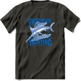 Fishing - Vissen T-Shirt | Grappig Verjaardag Vis Hobby Cadeau Shirt | Dames - Heren - Unisex | Tshirt Hengelsport Kleding Kado - Donker Grijs - XL