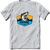 Fishing - Vissen T-Shirt | Grappig Verjaardag Vis Hobby Cadeau Shirt | Dames - Heren - Unisex | Tshirt Hengelsport Kleding Kado - Licht Grijs - Gemaleerd - 3XL