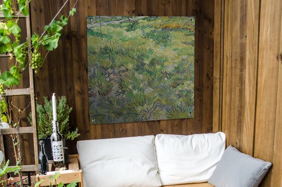 Tuinposter 100x100 cm - Tuindecoratie Grasveld met bloemen en vlinders - Schilderij van Vincent van Gogh - Poster voor in de tuin - Buiten decoratie - Schutting tuinschilderij - Tuindoek muurdecoratie - Wanddecoratie balkondoek